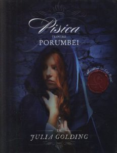 Pisica printre porumbei
