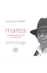 Marea din spatele caselor de piatra cu acoperisul rosu