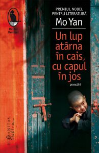 Un lup atarna in cais, cu capul in jos