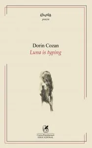 Luna is typing de Dorin Cozan