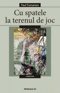Cu spatele la terenul de joc