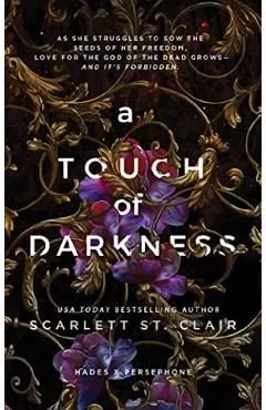 A Touch of Darkness de Scarlett St Clair