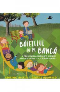 Baietelul de pe banca