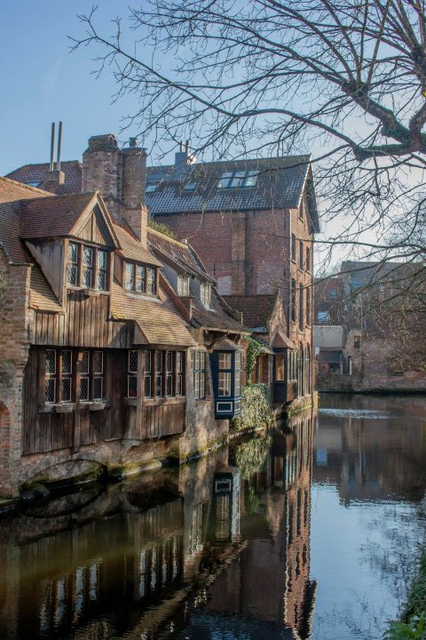 Flea Market & Antiques on Dijver