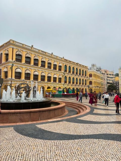 Hong Kong Street & Senado Square Markets