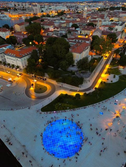 Cosmacendi Square
