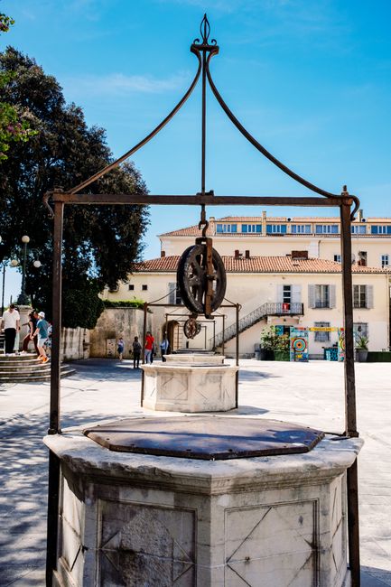 Five Wells Square (Petar Zoranić Square)