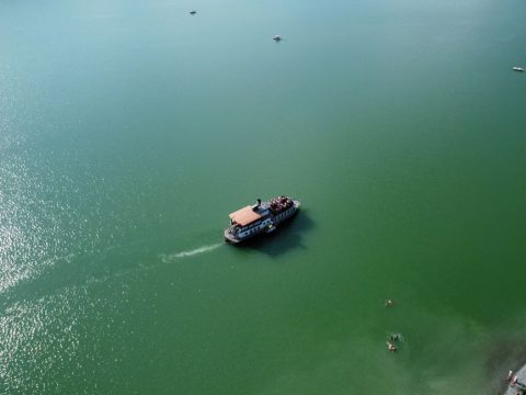 Lake Cruises & Boat Tours