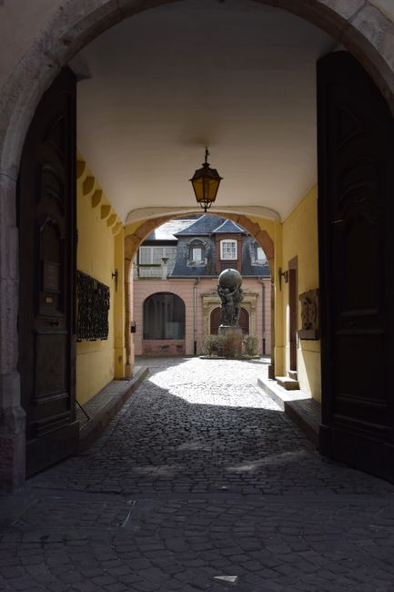 Rue des Tanneurs Courtyards