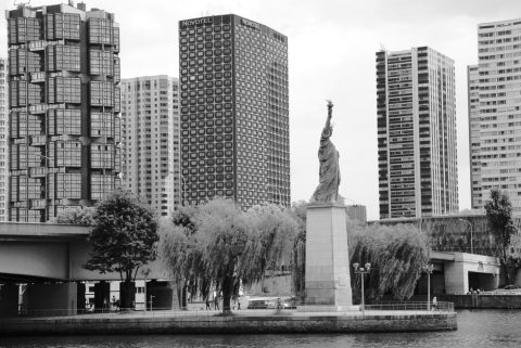 Île aux Cygnes and the Statue of Liberty replica