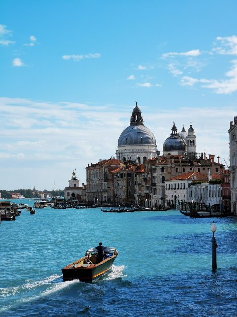 Canal Boat Tours (Batorama)