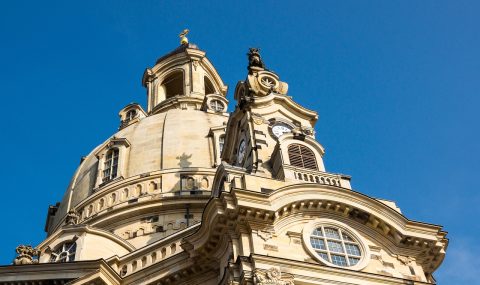 Neumarkt Christmas Market by the Frauenkirche
