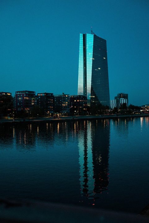Main River Banks (Mainufer)