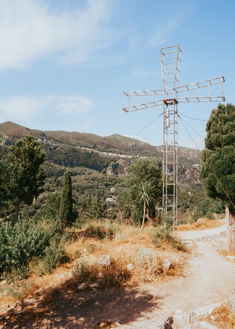 Hiking & Mountain Trails