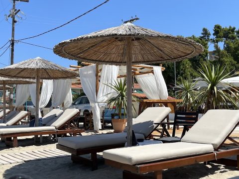 Encore Beach Bar