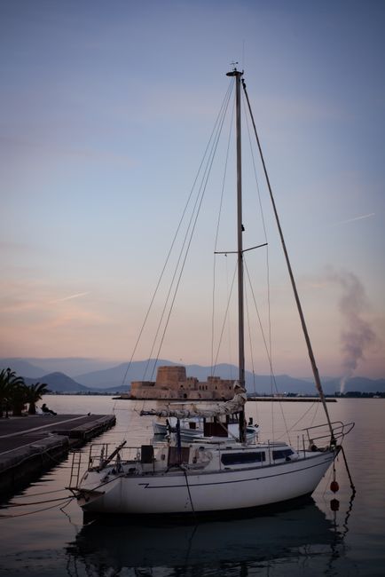 Kalamata Marina Bars and Lounges