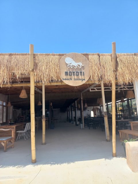 Mototi Beach Lounge