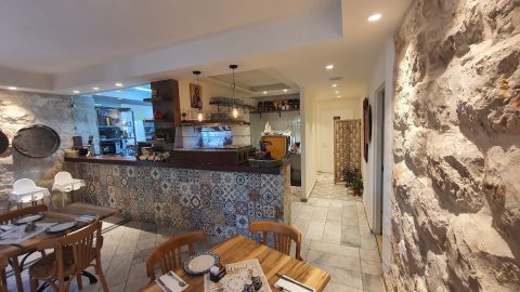 Al-Liwan Cafe and Restaurant