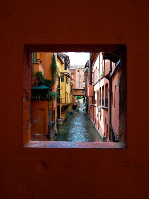 The Hidden Canals of Bologna
