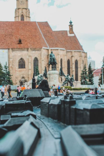 Piața Mihai Viteazul (Michael the Brave Square)