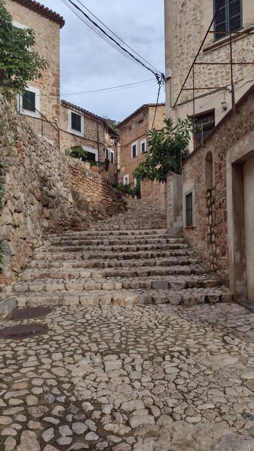 Fornalutx Village Wanders