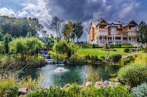 Mezhyhirya Residence