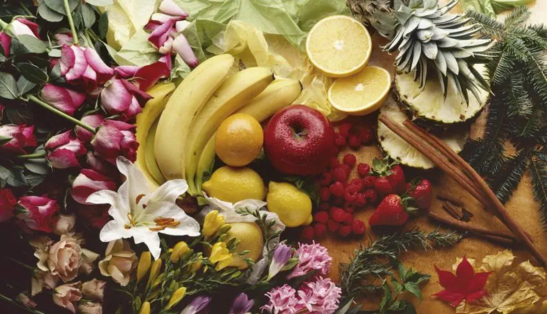 ROSES, BANANA, LEMON, APPLE, PINEAPPLE