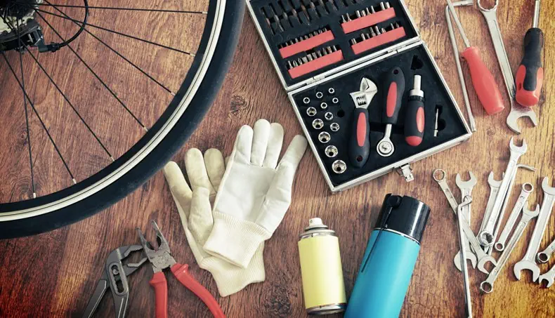 KIT, GANTS, TOURNEVIS, CLEF, AÉROSOL