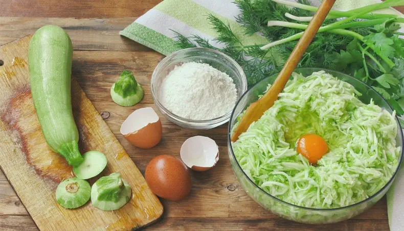 COURGETTE, EIERSCHAAL, EI, EIERDOOIER, KOM