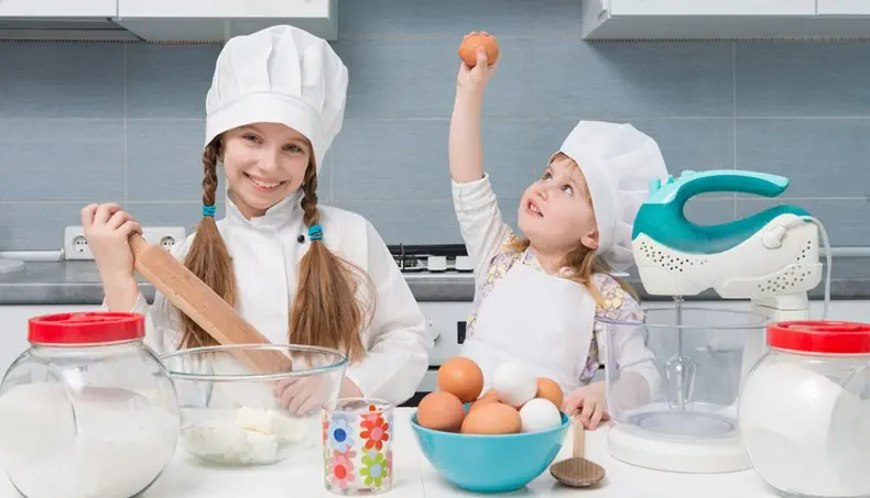KITCHEN, SOCKET, EGGS, CHILDREN, MIXER