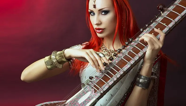 MUSIC, GINGER HAIR, BRACELET, STRINGS, FINGERBOARD