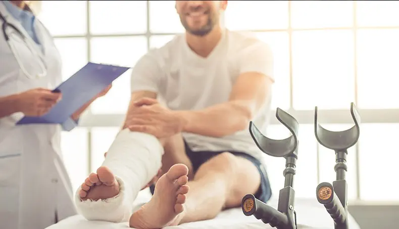 DOCTOR, PATIENT, HEEL, CLIPBOARD, TOES