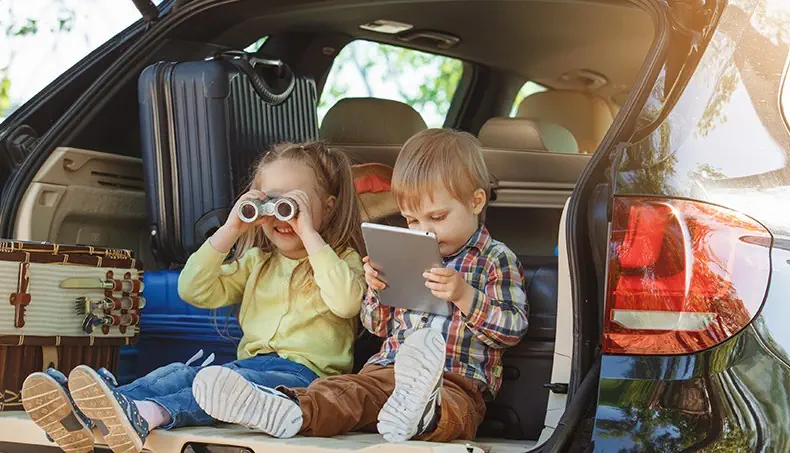 TRAVEL, TRUNK, CAR, CHILDREN, BINOCULARS
