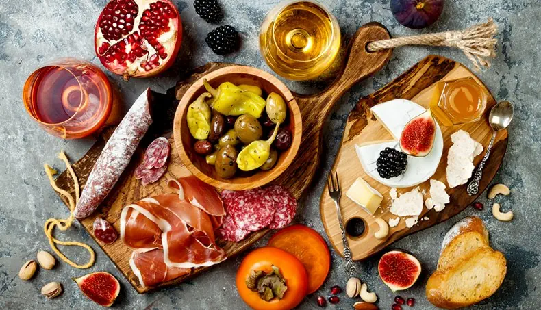 CASHEW, WINE, SAUSAGE, JAMON, OLIVES