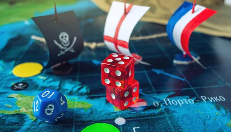 FLÈCHE, JEU, DRAPEAU, DÉ, CINQ