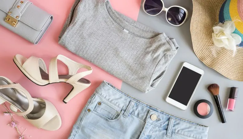 T-SHIRT, SLINGBACKS, BRUSH, SMARTPHONE, NAIL POLISH