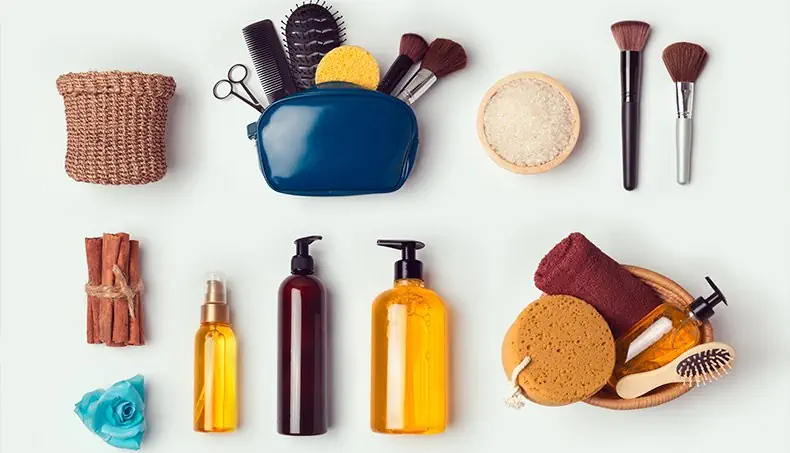 BOLSA DE MAQUILHAGEM, ESPONJA, TOALHA, PENTE, PINCEL