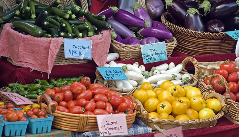 MARCHÉ, LÉGUMES, RÉCOLTE, PRIX, COURGETTE