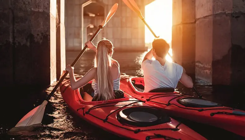 PADDLE, T-SHIRT, KAYAKING, KAYAK, COUPLE