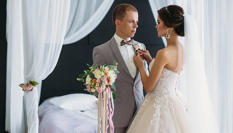 MARIAGE, VOILE DE MARIÉE, BOUTONNIÈRE, MARIÉ, NŒUD PAPILLON