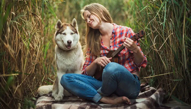 HUSKY, FRIEND, GUITAR, JEANS, GIRL
