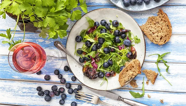 ARUGULA, BLUEBERRIES, SALAD, PARSLEY, ROSE WINE