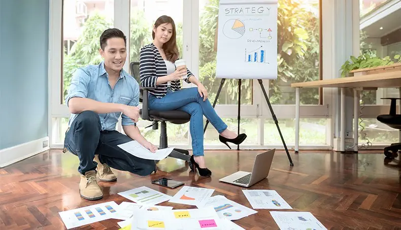 BRAINSTORM, STRATEGY, ENTREPRENEUR, HEEL, GRAPH