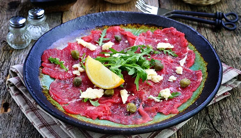 CARPACCIO, KAPARİ, PARMESAN, ROKA, LİMON