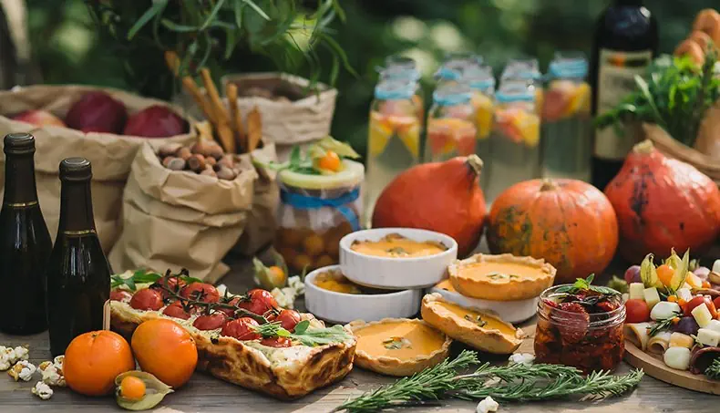 PICNIC, PIE, TOMATOES, PUMPKIN, LEMONADE