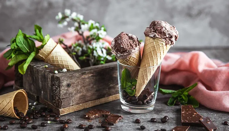 CHOCOLATE, ICE CREAM, FLOWERS, BOX, COFFEE