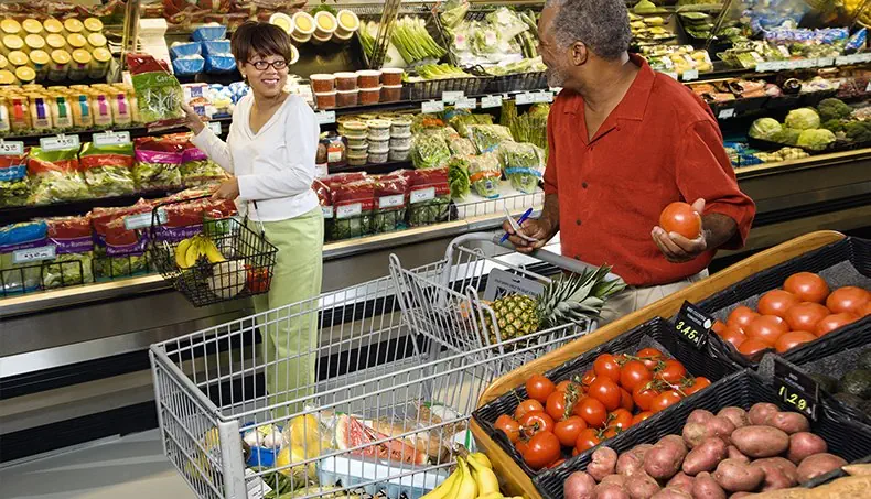 KRUIDENIERSWAREN, WINKELWAGEN, TOMAAT, AARDAPPEL, SUPERMARKT