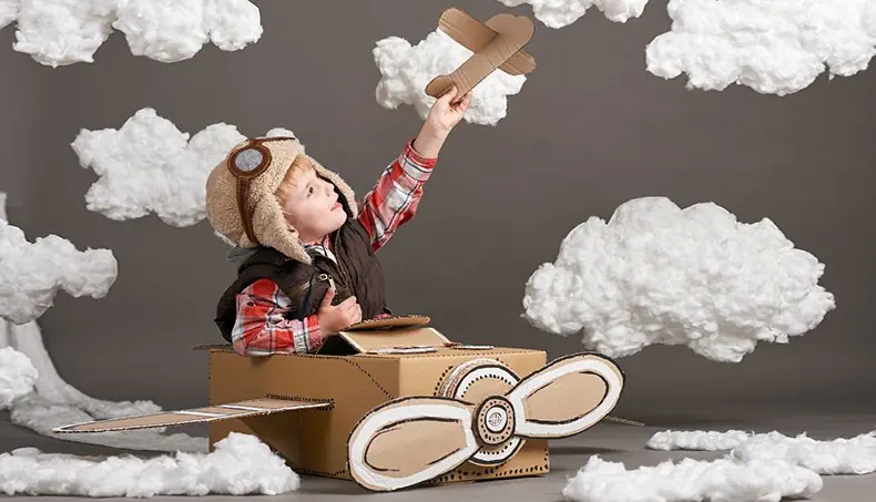 AIRPLANE, CARDBOARD, PILOT, CLOUDS, COTTON WOOL