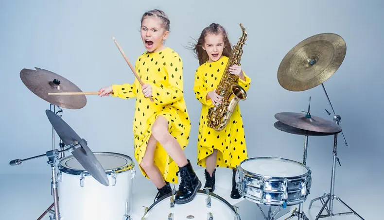 DUO, YELLOW, DRUM, SAXOPHONE, DRUMMER