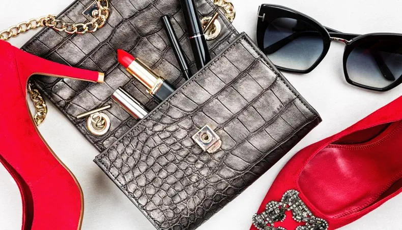 HEEL, LIPSTICK, INSOLE, CLUTCH, CHAIN